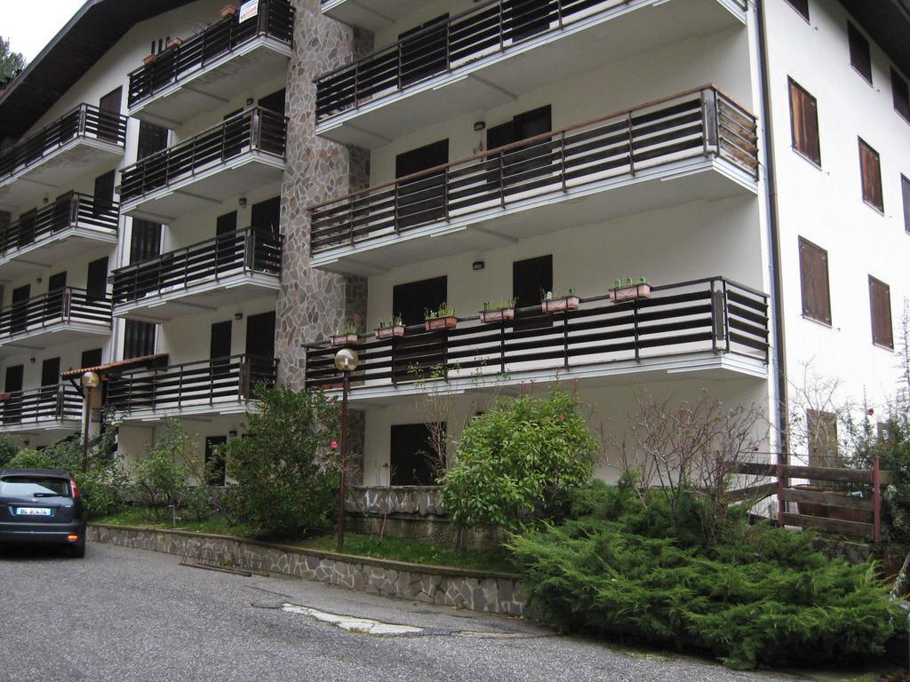 Le Tre Rose Montagna Apartment Camigliatello Silano Exterior photo