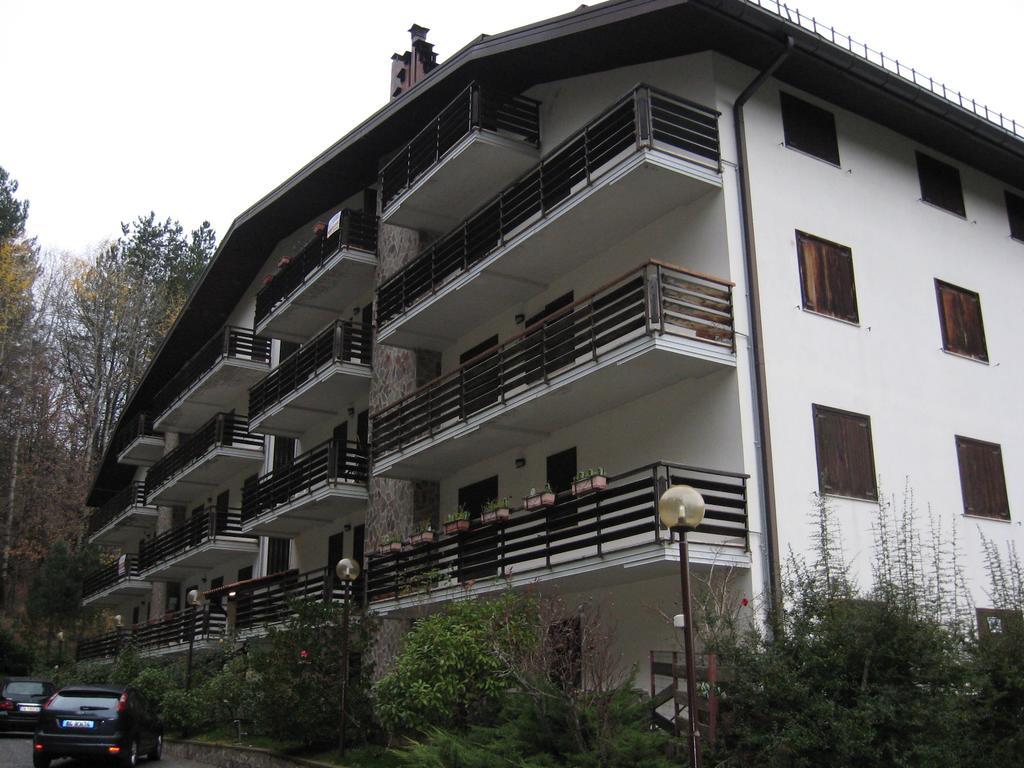 Le Tre Rose Montagna Apartment Camigliatello Silano Exterior photo